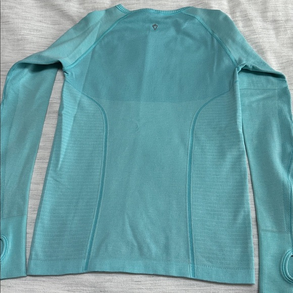 Ivivva by Lululemon Shirt Bundle - Picture 3 of 8